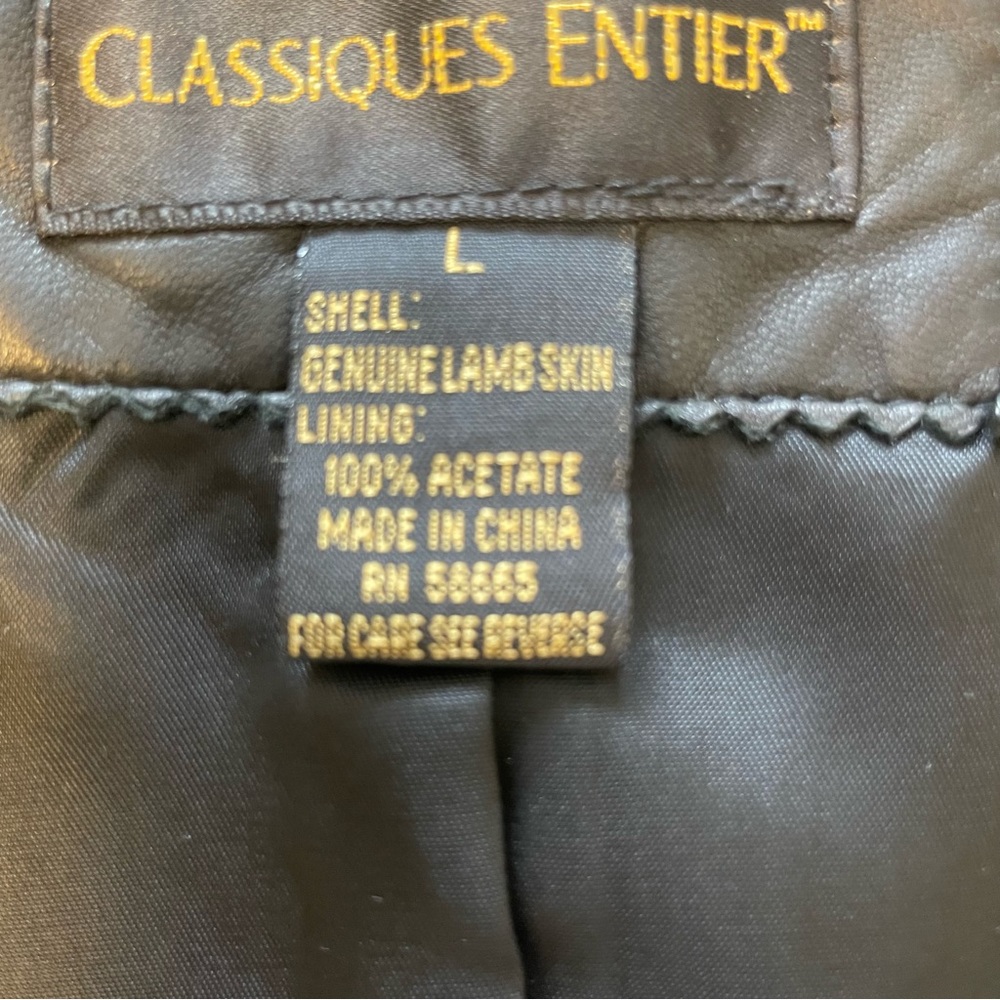 Classiques Entier, black vest. Genuine Lamb skin shell. Women’s size Large - Picture 9 of 9